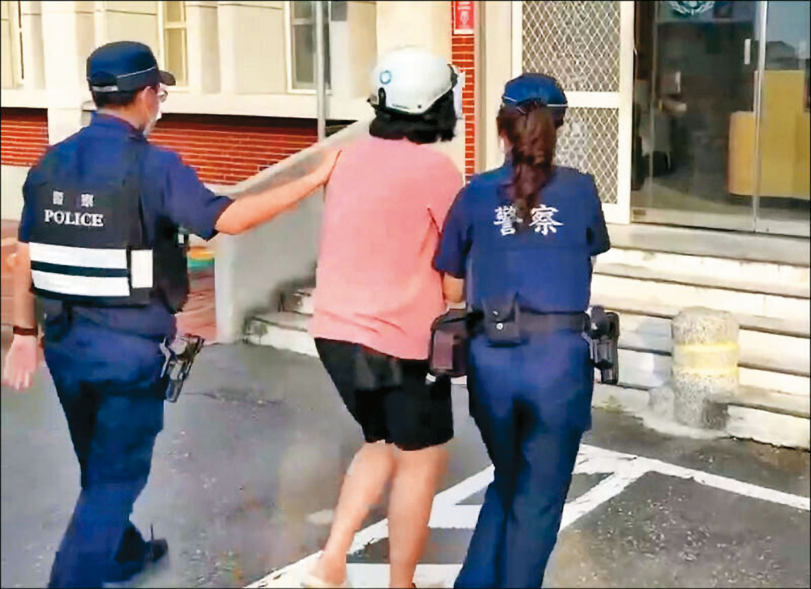 案發後,小晴遭到逮捕。(嘉義警方提供)
