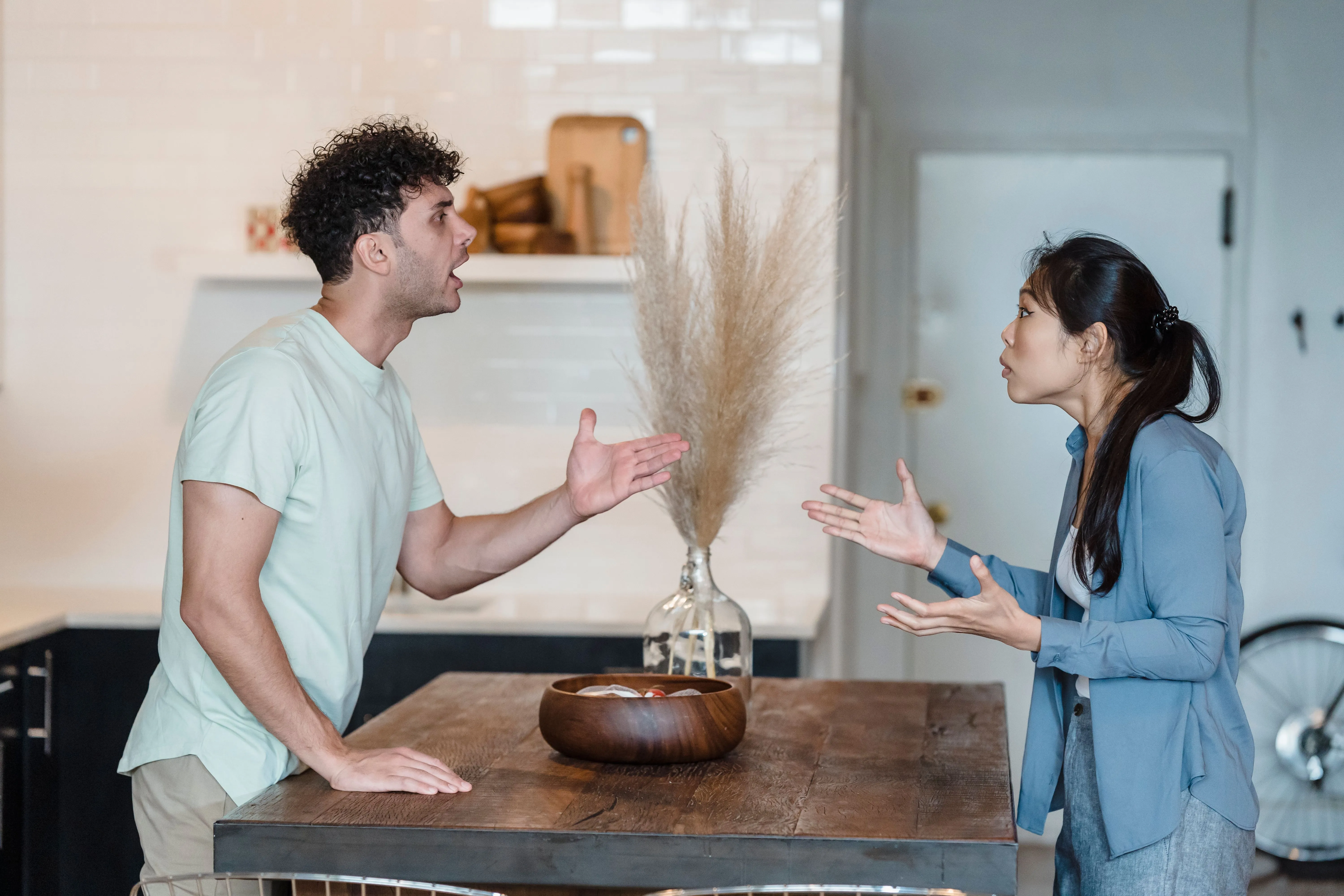 同居房租AA制錯了嗎？女友提「薪水比例分」再嗆沒文化　全網一面倒勸分