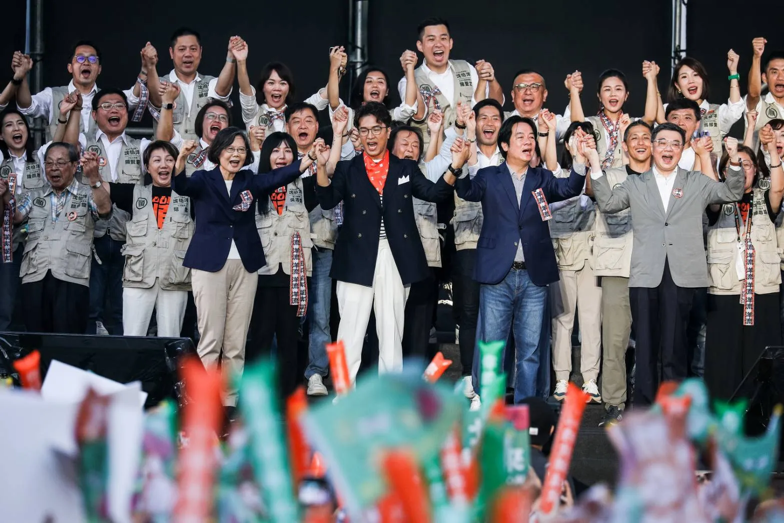 游淑慧稱沈伯洋不找賴清德站台「怕毀了洋流」　石明謹貼合照反駁：這是哪位？