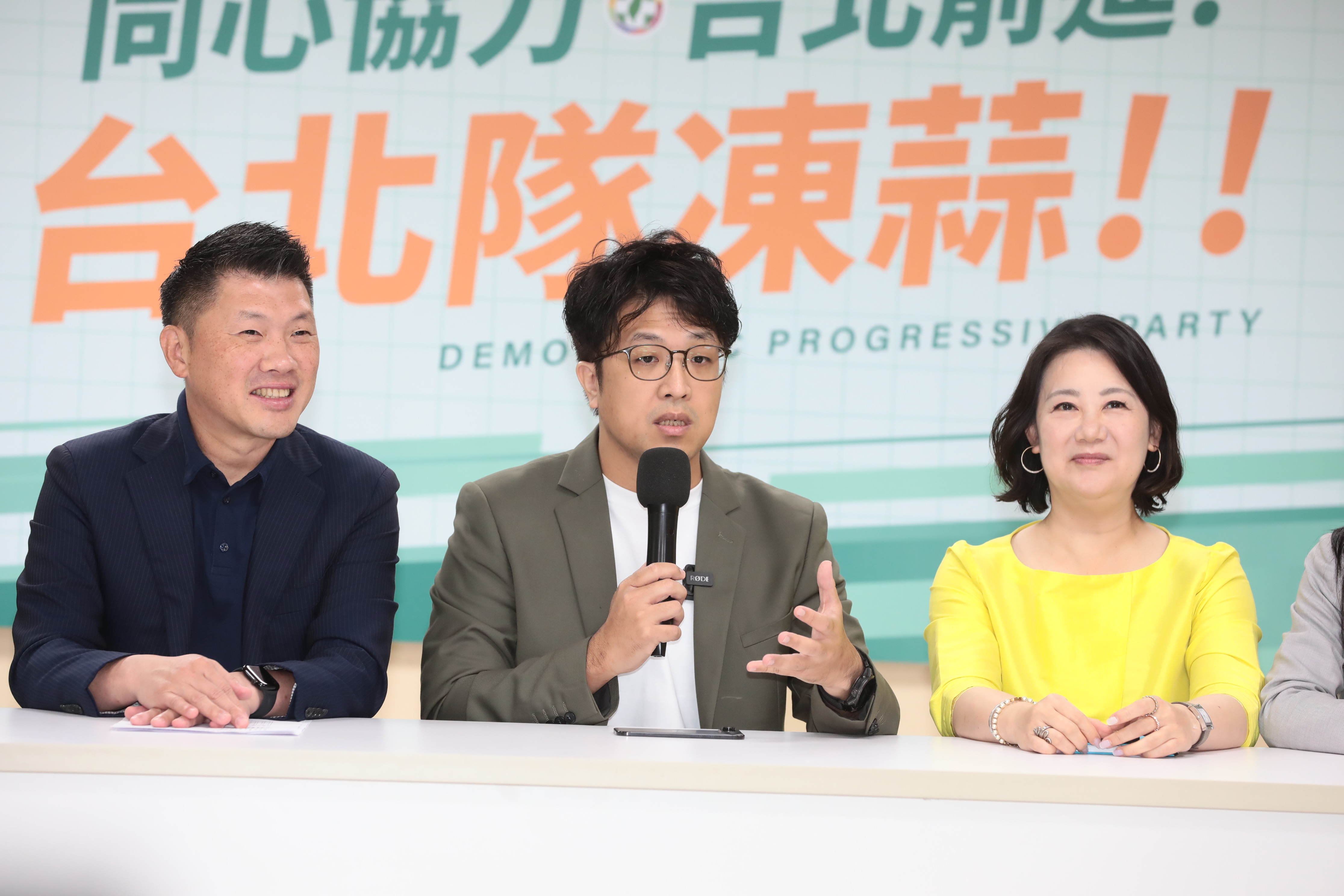 沈伯洋選台北市長國台辦氣炸怒嗆,本人反擊了。(鏡報林煒凱)