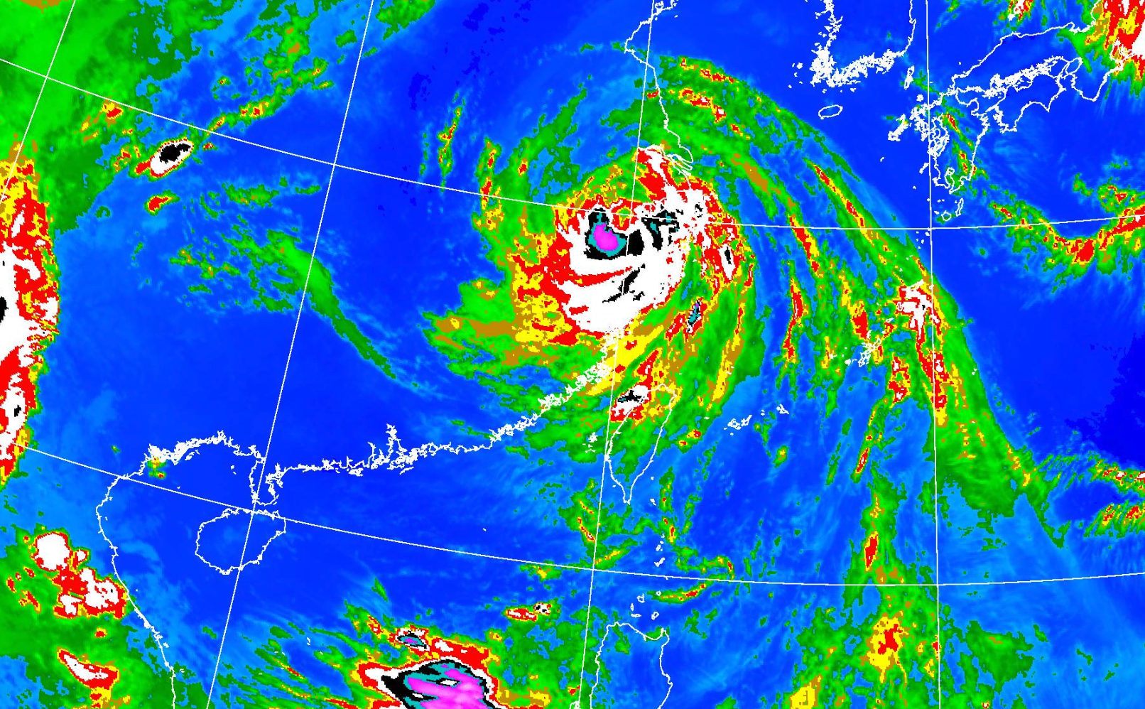 中度颱風巴威逐漸遠離台灣,今整體風雨明顯趨緩。(翻攝自中央氣象署)