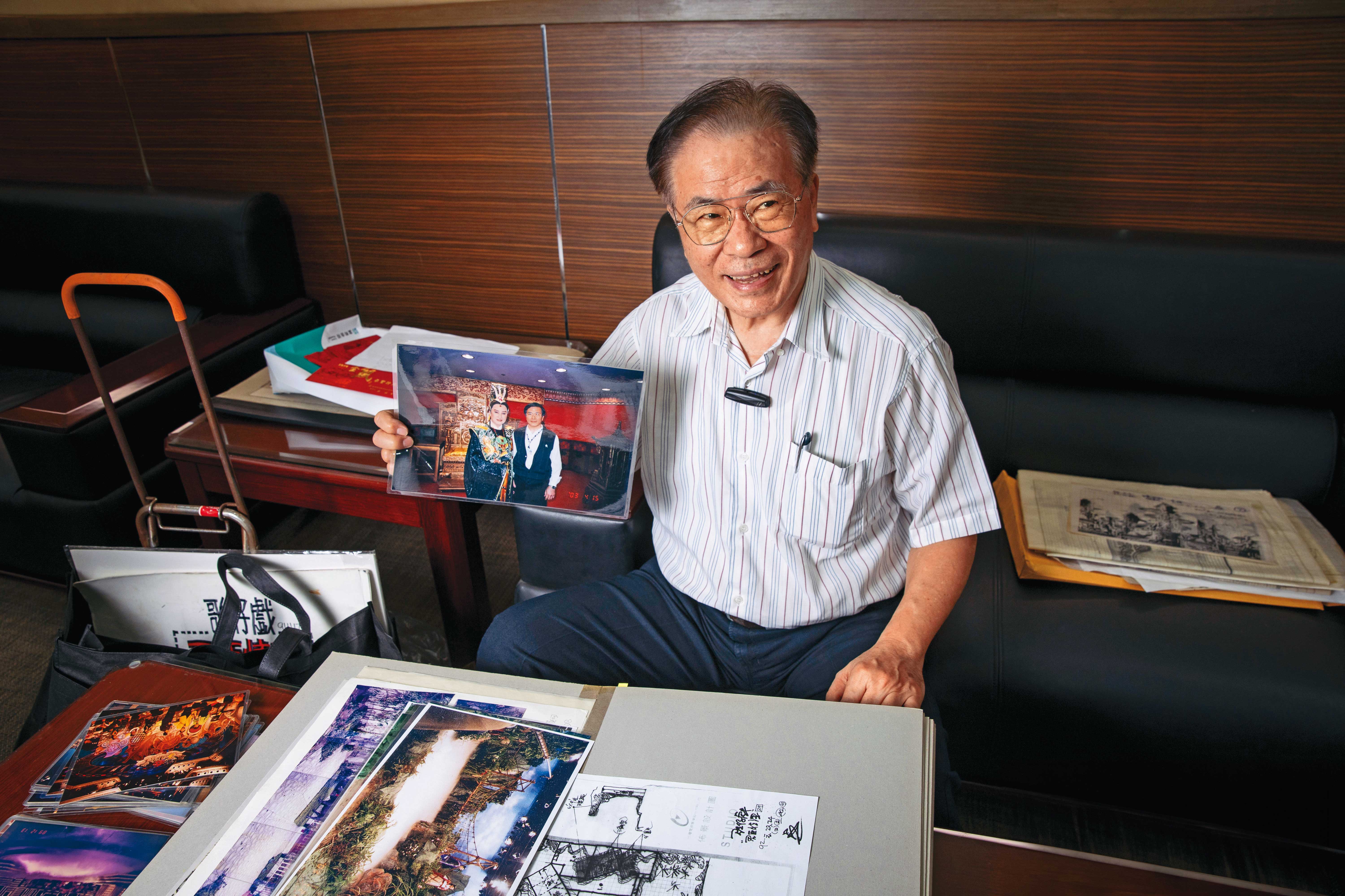 吳進成過去是《龍兄虎弟》、楊麗花歌仔戲的美術指導,曾以8點檔《新白娘子傳奇》入圍金鐘獎。
