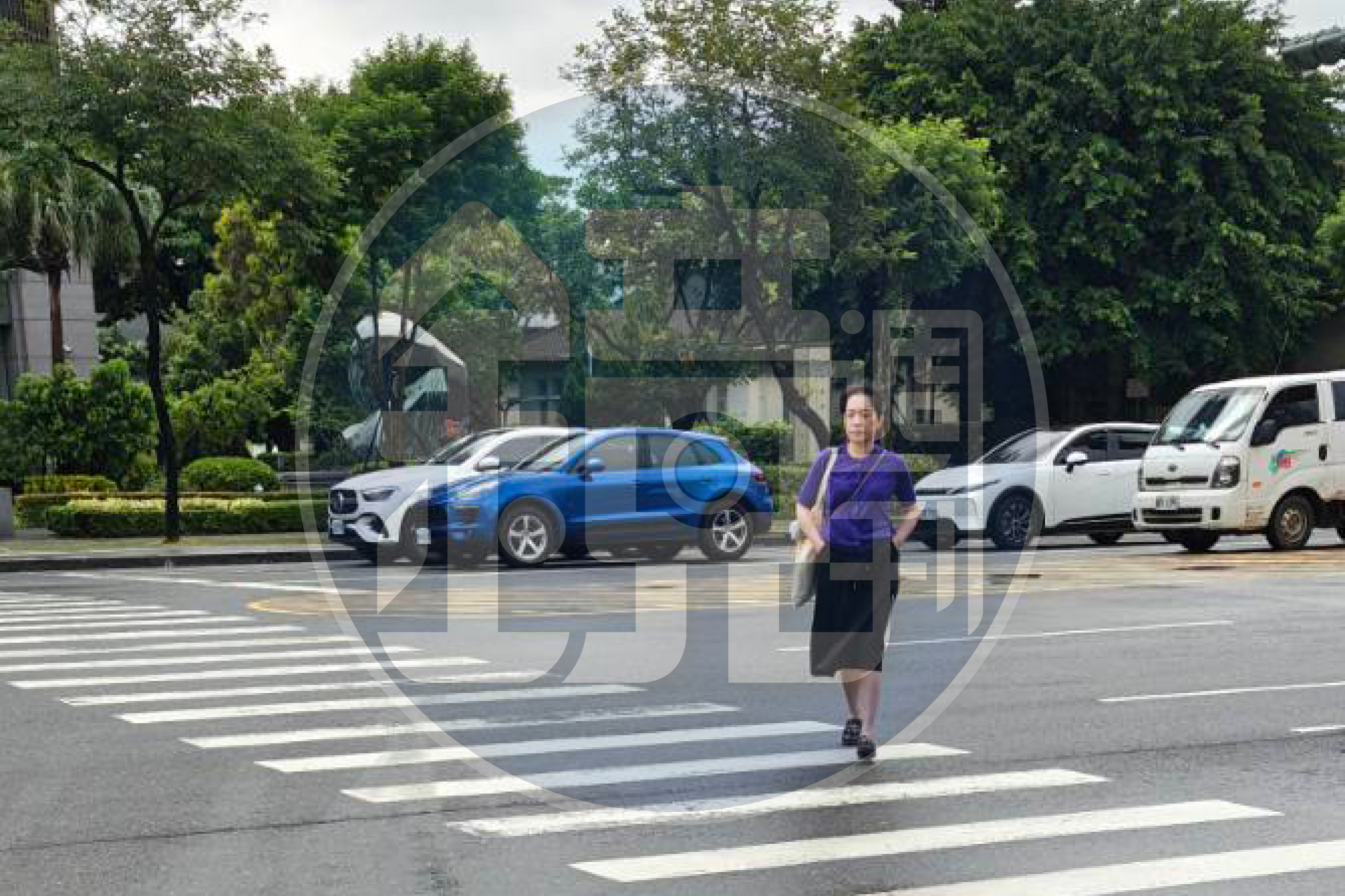 8/13 09:19 陳幸妤照常上班,看起來心情已整理好。