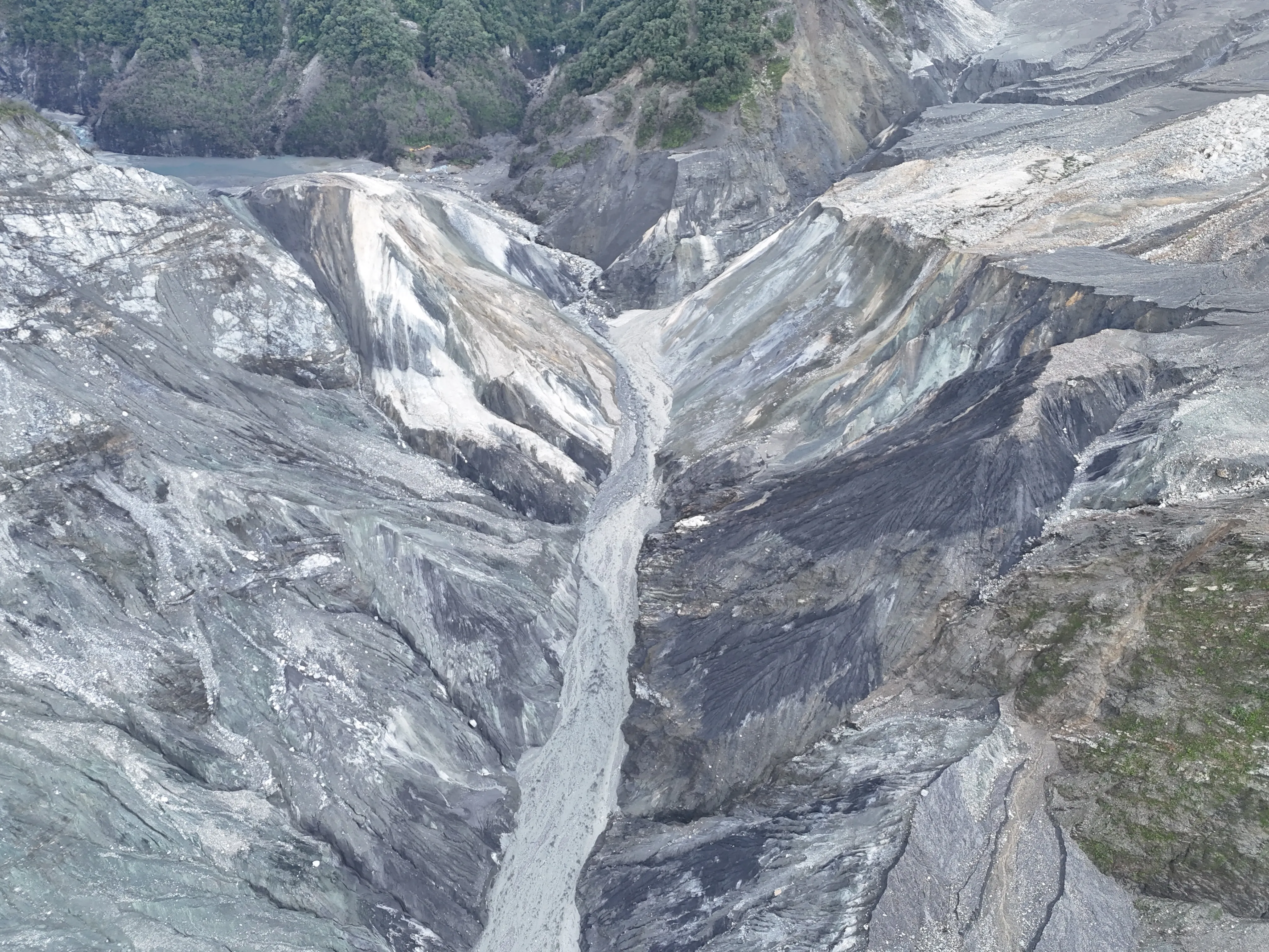 馬太鞍溪堰塞湖消失了！無蓄水恢復河道型態　最新空拍畫面曝光