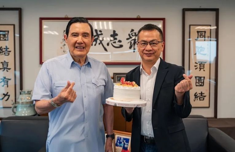 前總統馬英九對藍委羅智強提拔有加,面對馬近日正式提告前幕僚,羅以詩句「蝸牛角上爭何事」等回應,還說手心手背都是肉、此時無言勝有言。(資料照,翻攝羅智強臉書)